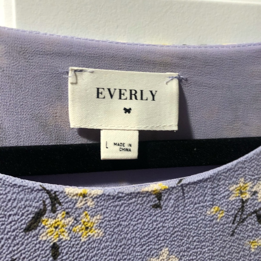 Spring Style Top - Picture 2 of 2